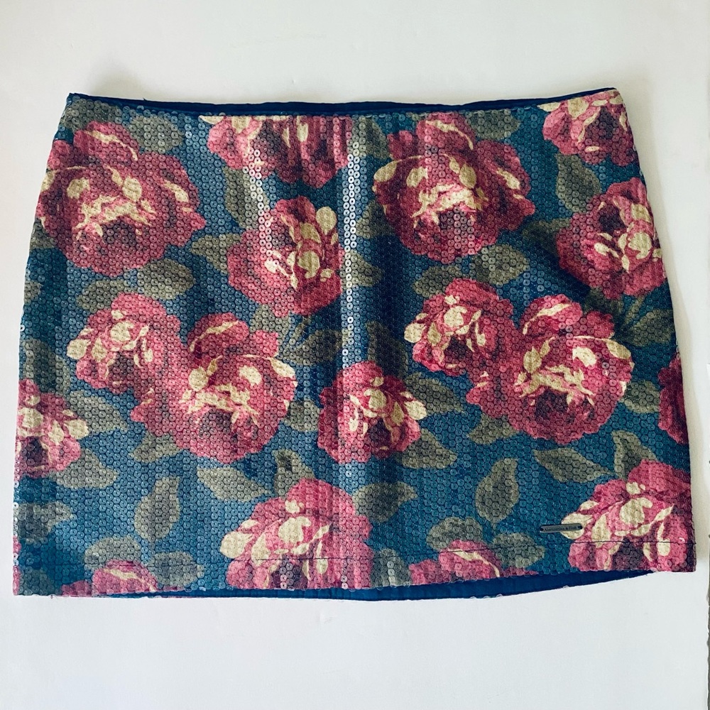 Abercrombie & Fitch Sequins Rose Print Mini Skirt SZ w27/4 - navy blue lining.